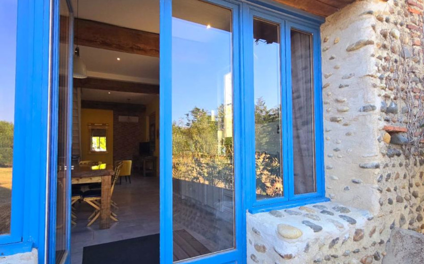Entrée du gîte 5 personnes en location vacances dans les Hautes-Pyrénées, à la parenthèse de Saint-Esselin à Larreule